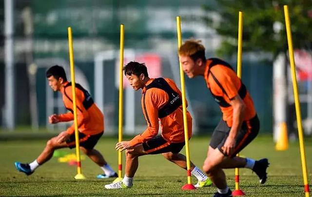  兰斯青春风暴席卷赛场，U23小将包办三粒进球  