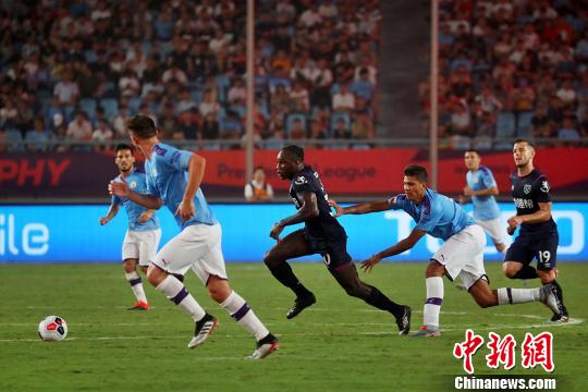  阿森纳防线送礼遭西汉姆联三球逆转  